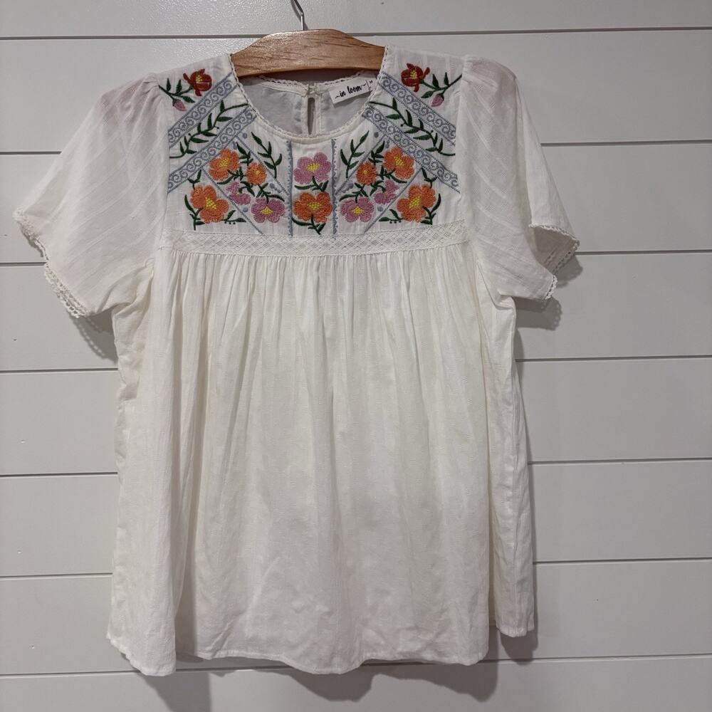 In Bloom | Top Embroidered Floral Short Sleeve Preppy Boho Cotton NWT- Medium